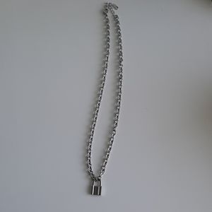 brandy melville lock and chain necklace